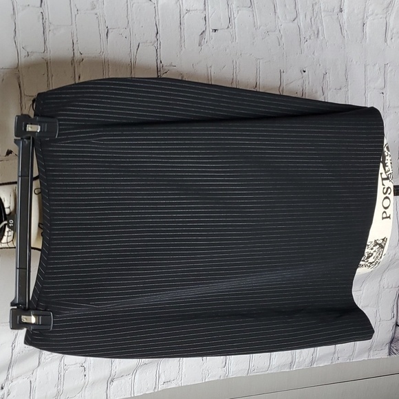 Tahari Black Pinstriped Pencil Skirt Size 6P NWT - Picture 1 of 5